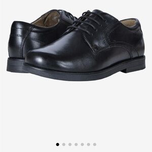 Florsheim Black Kids Dress Shoes sz 4